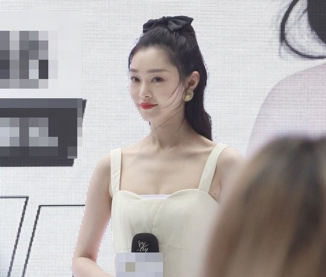 宋轶|宋轶真人能有多漂亮？生图白到发光，女明星果然和普通人有“壁”