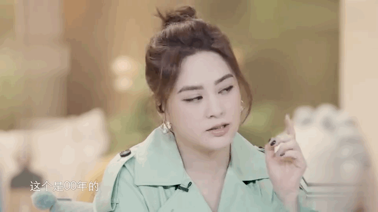 阿娇|阿娇离婚后胖出新高度，脖子几乎不见了，比同框的宁静大了一个码