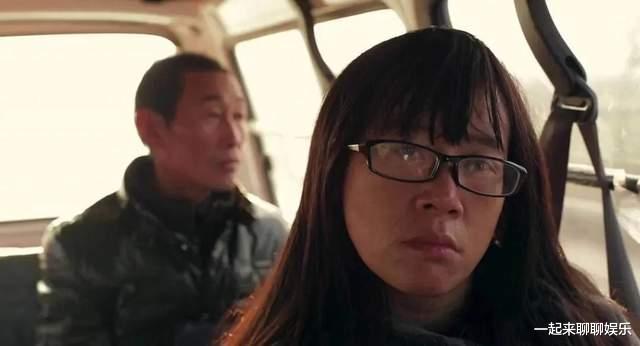 街拍|红极一时的余秀华：命运坎坷，离婚后表白李健后，如今怎样了？