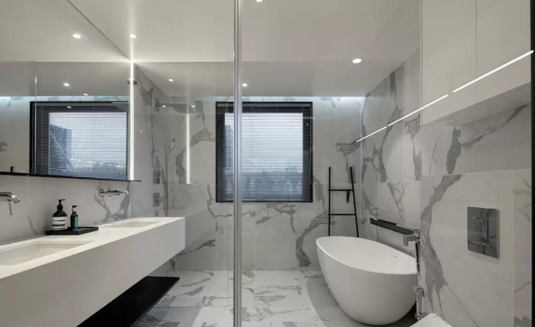 卫生间墙砖、地砖颜色搭配建议，别再只有“黑白灰”了，这样更美