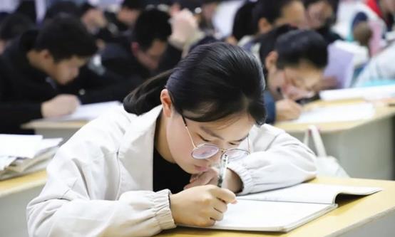 大学|很多人大学毕业找工作时才发现,理科生和文科生的差别,还真不少