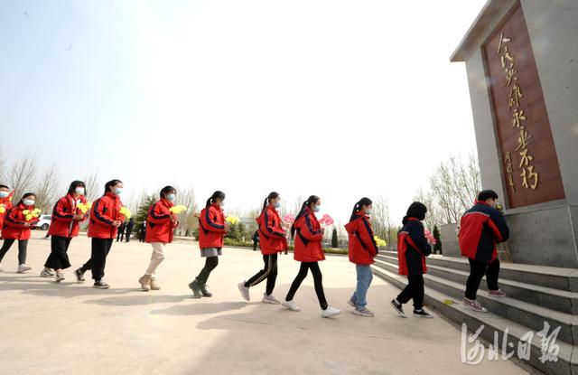 河北新闻网 河北广宗：清明时节祭英烈