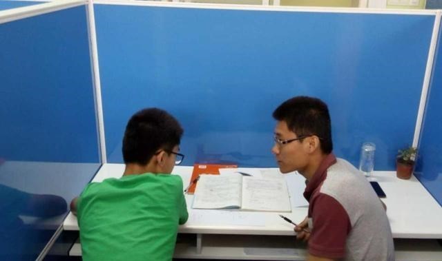 星叨叨 “双减”之后，有教师盯上了直播，是传播知识？还是变相补课？
