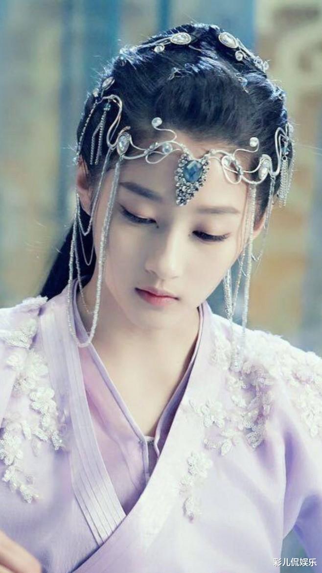 写真|同样是满头蕾丝绢花，有人成了经典，有人像极了拍摄廉价写真！