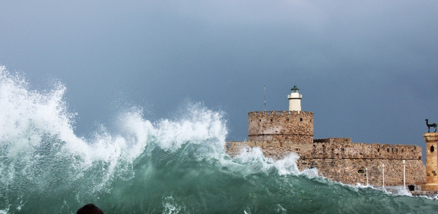 科学家 存在传说中的超级巨浪，科研人员不相信其存在，直到那一天的到来