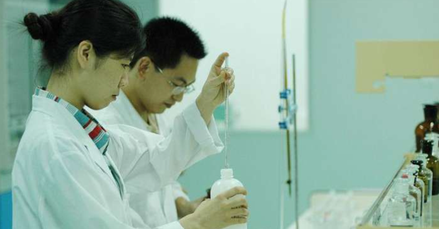 |985大学毕业生后悔哭诉,别被这5个专业迷惑,否则高考白考了