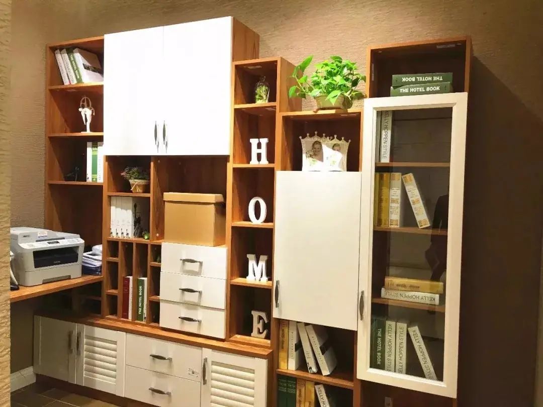 装修时尚家|后悔当初没听亲戚劝,偏要请木工手打柜子!现在老后悔了