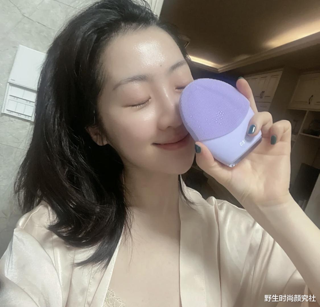 护肤 30岁的女人护肤时，建议避开这几个毁肤习惯，皮肤拔干还容易烂脸