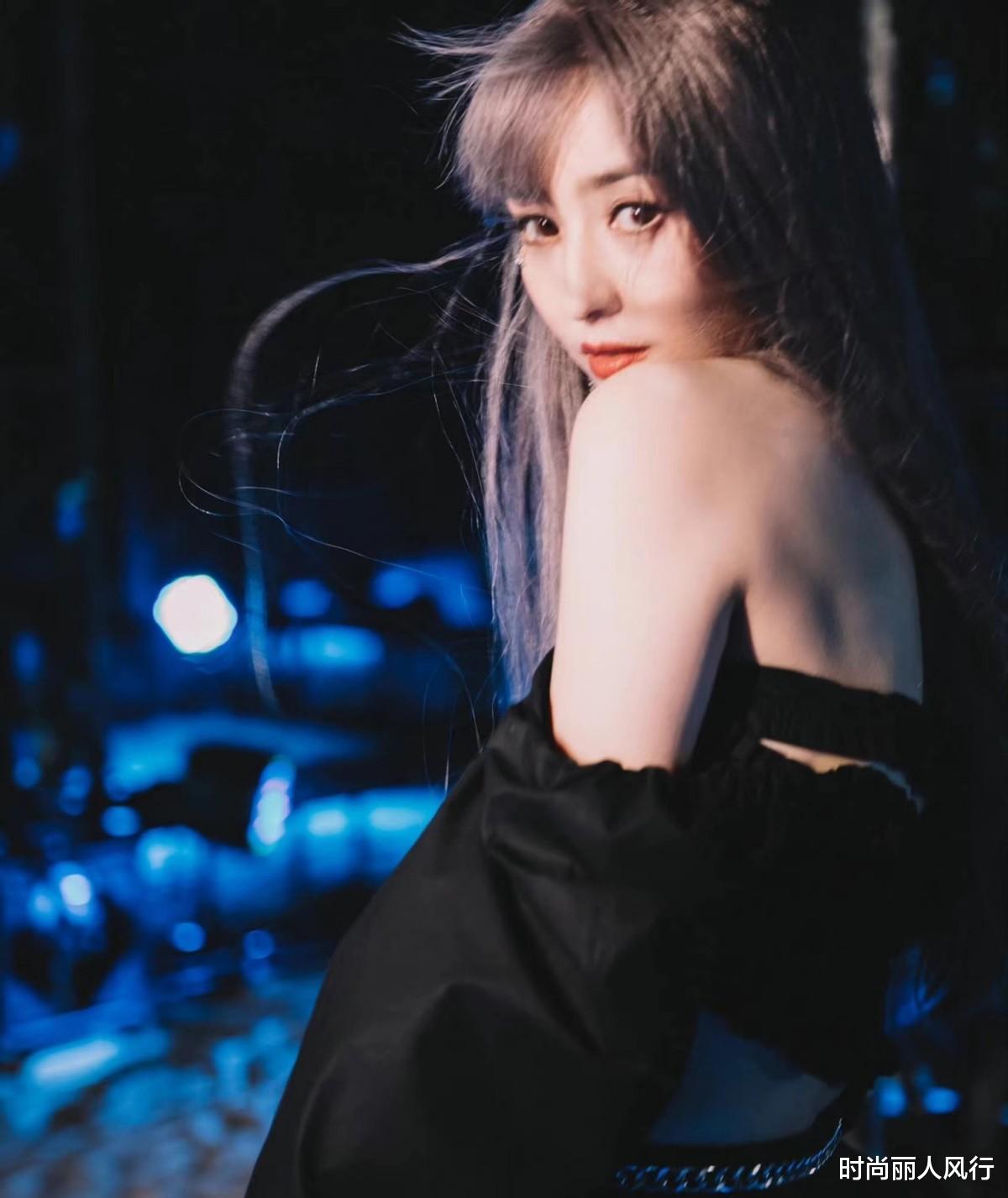 时尚丽人风行 佟丽娅首个女团造型正式曝光！穿暗黑系戴廉价假发，终于美了一点