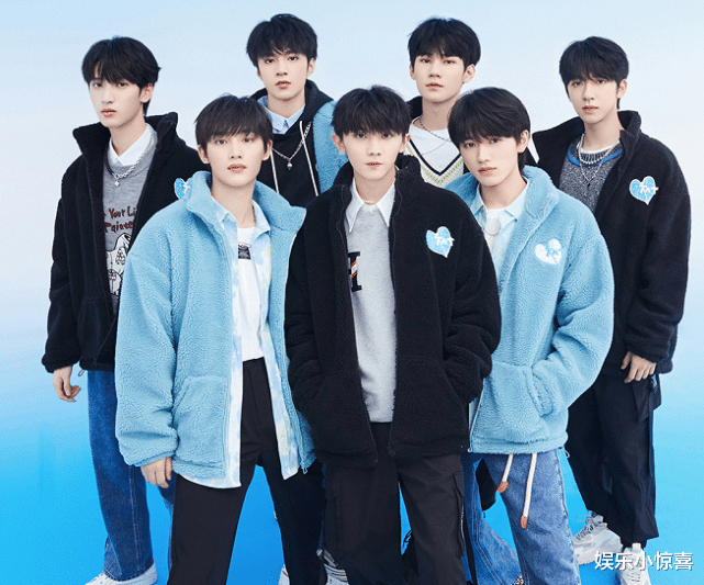 张真源|时代少年团张真源去中戏报道,被一群私生跟拍,拿快递头都不敢歪