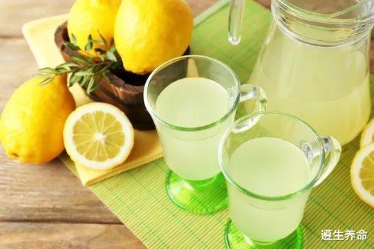 遵生养命 “伤胃”的5种食物，很多人或许还以为很养生，常吃的也在其中