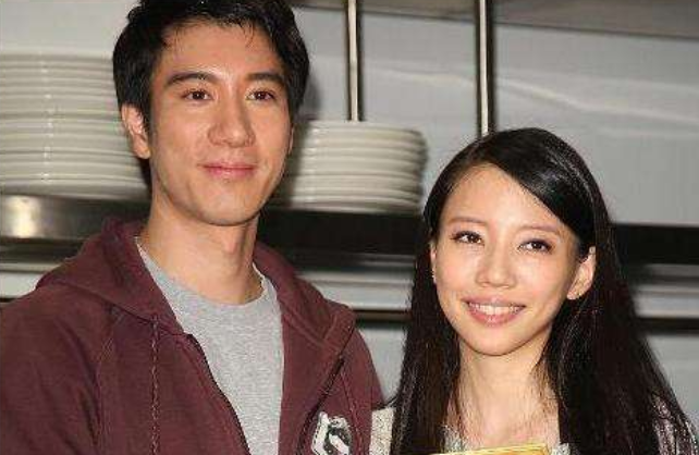 李靓蕾|李靓蕾原名和身世曝光，被扒哥大学历造假，好文采和实力骗不了人