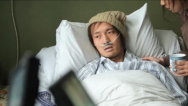 任达华|66岁任达华自曝为角色献身！暴晒2小时致脱皮，胡须全白皮肤黝黑