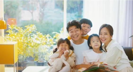 情侣|真爱无关年龄！10对相差10岁以上的韩星情侣，IU、秀智都爱大叔！