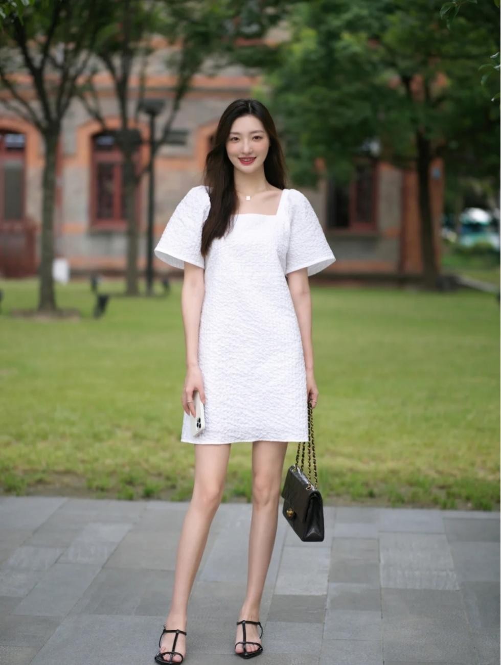 猫姐品衣有道|夏末初秋怎么穿？我从“杭州素人街拍”中，找到了4个搭配灵感