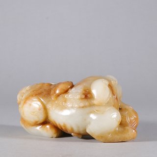 和田玉籽料|和田玉籽料狮子戏球摆件