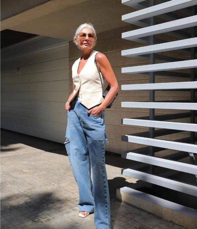 望江楼外楼|年过50的女人，穿衣打扮别作妖，只要做到：不装嫩也不显老就好看