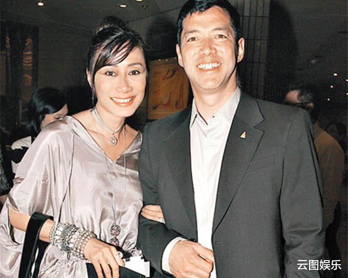 王敏德|王敏德弟弟近照，皱纹横生头发花白老到认不出，息影后转行钓鱼