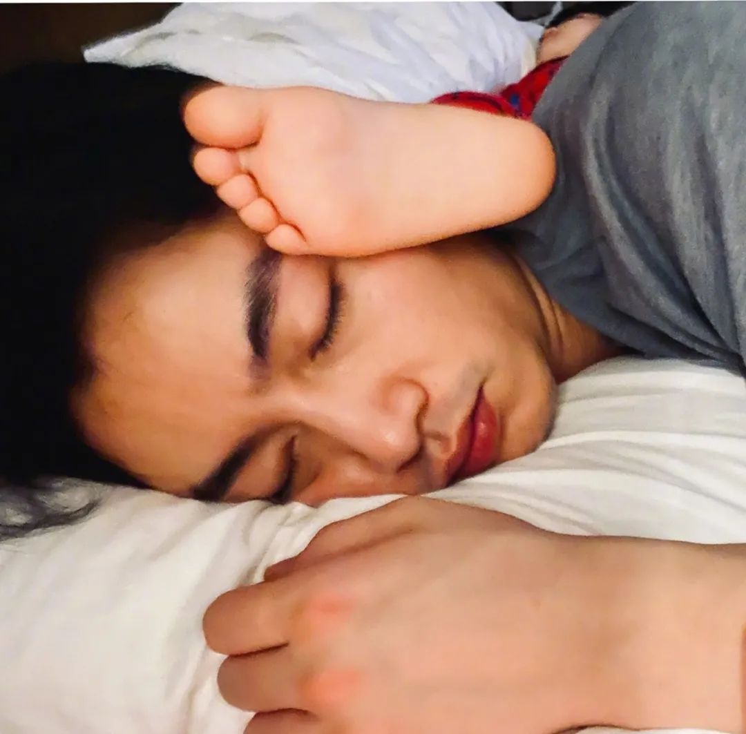 C妈学堂|孩子睡姿暗示性格,若是第3种父母别忽视,做好2点孩子更健康