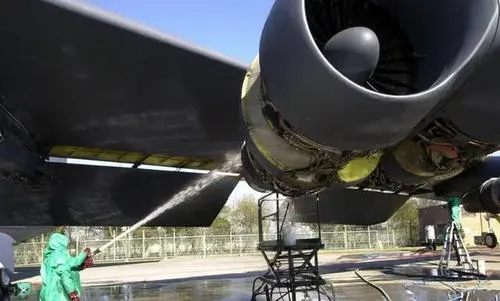 库兹涅佐夫号|不止轰-6一直魔改，B-52也走上这条“不归路”