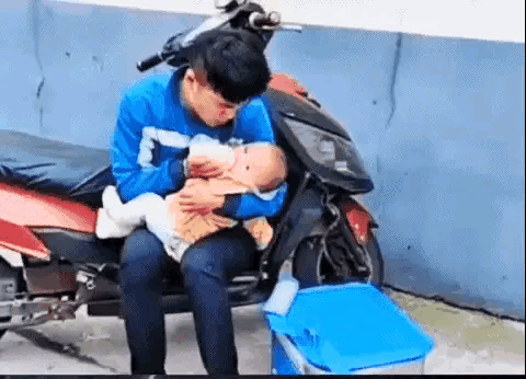 微风执杯煮酒论自然 生活多艰，自有爱同行，催人泪下的十五个感人瞬间