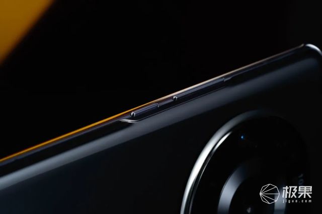 玉山 荣耀机皇「王炸」登场！5颗镜头性能彪悍，售价4599起