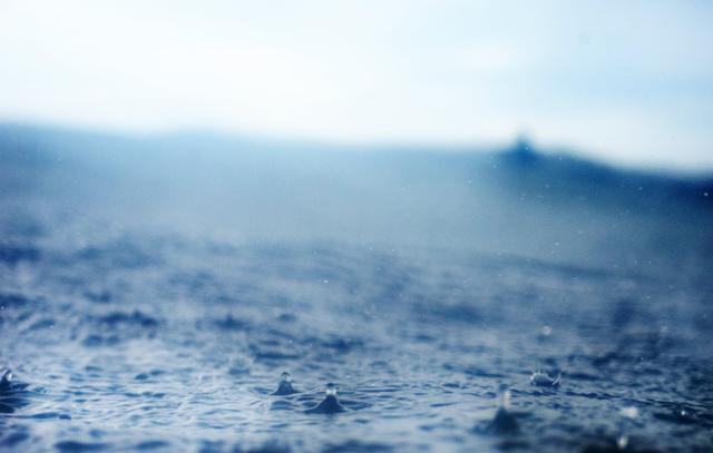 南京广播电视台 蒸笼天、雨雨雨，马上来