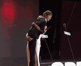 郭敬明|看完“抄袭大王”郭敬明的陨落史，就知道韩寒的3次选择有多明智