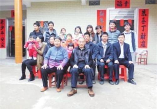 林小雪|河南镇平巨富吴天喜,花甲之年霸占24名妙龄女子,最后怎么判的?