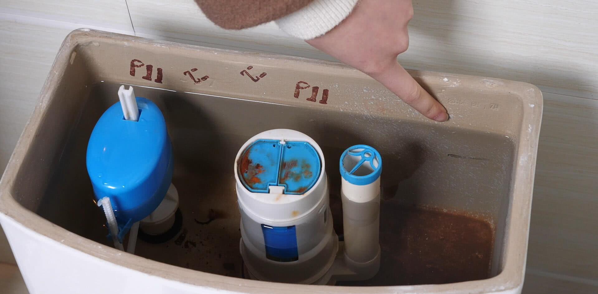 快扔掉肮脏的马桶刷！我用过的5种好物，比马桶刷更卫生、更方便