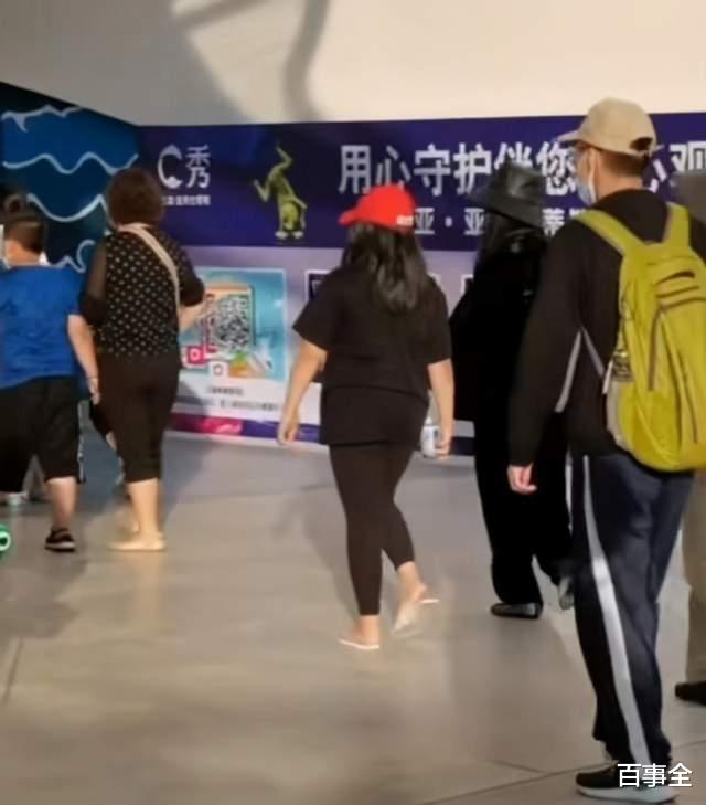 王诗龄|11岁王诗龄身高赶上李湘，因太胖走路肉抖？曾自曝生活费要十几万