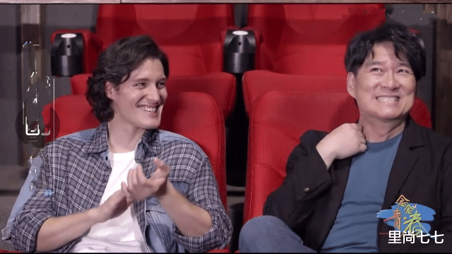 周华健|周华健一家为子庆生，61岁老婆满头白发老得不敢认，女儿太像哥哥