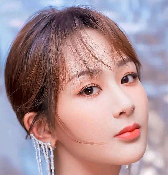 减肥餐|“专业吃货”杨紫逆袭成功,瘦出小v脸天鹅颈,减肥方法适合大众