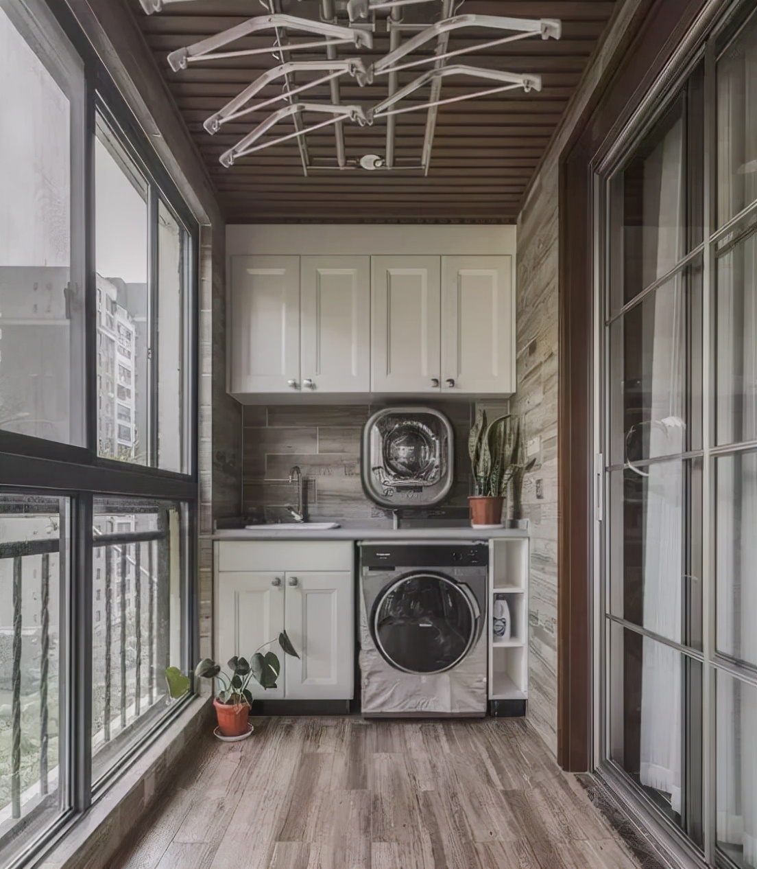 阳台放洗衣机要注意什么?过来人表示:不想返工,这5点要了解