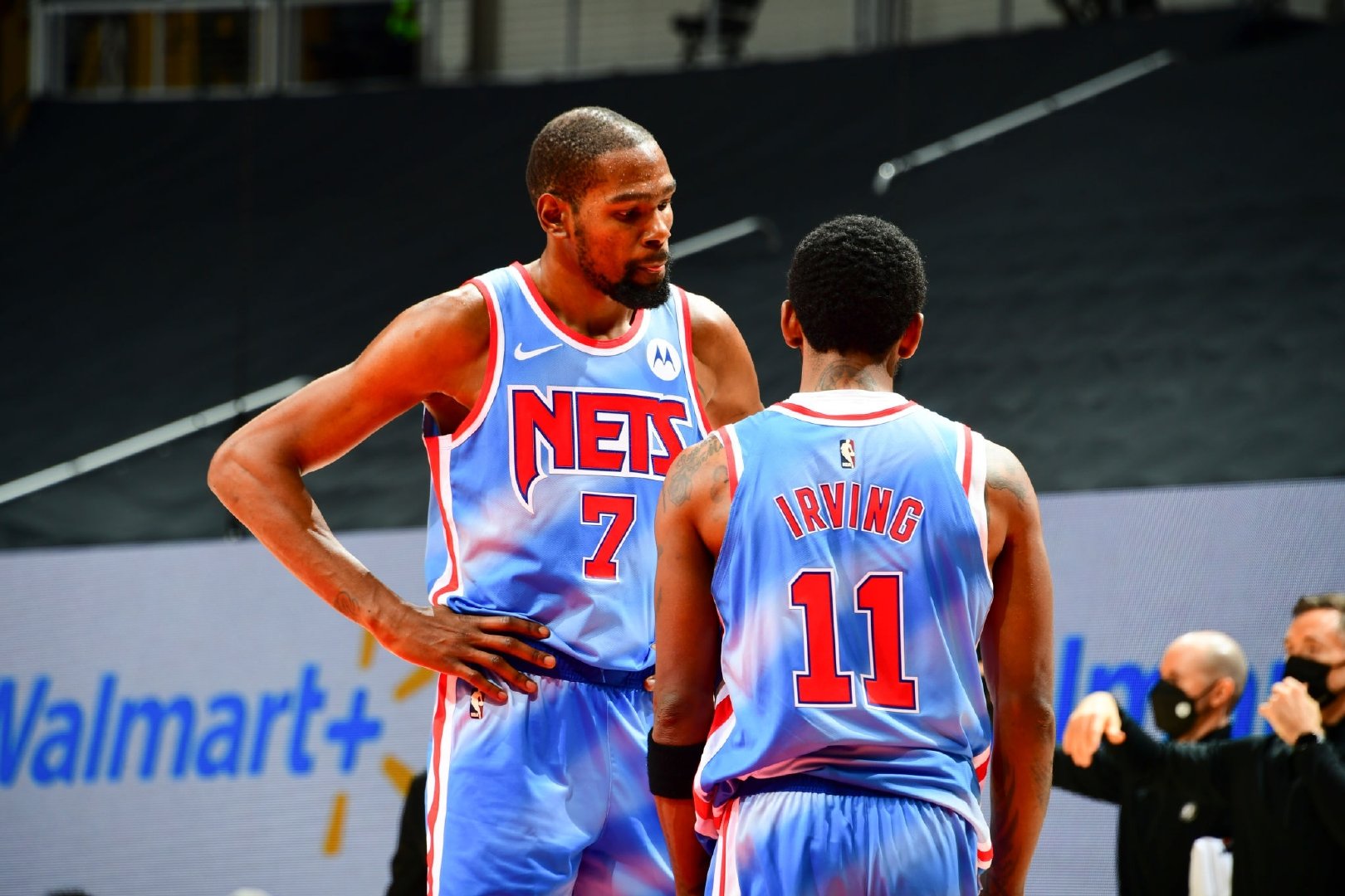 篮网队|湖人敌不过？若庄神加盟篮网将大结局？苏群回应8个字，没想到啊