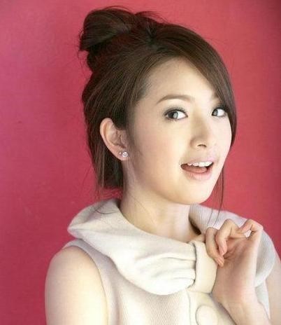 林依晨|林依晨产后一个月露面，已恢复少女状态，自称丈夫开始偏心女儿