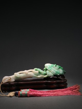 翡翠|清代 老翡翠灵芝如意摆件。