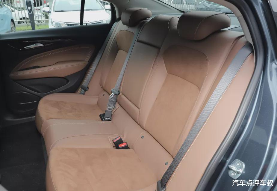  合资运动范B级车对撞：别克君威VS日产天籁