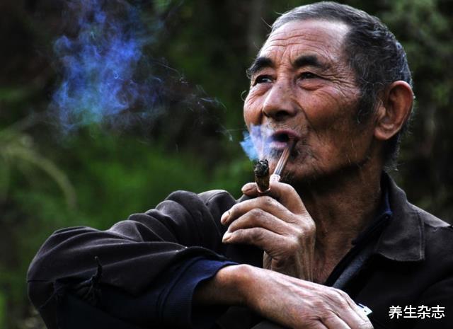 养生杂志|身体3个部位“变黑”，可能你的肺已经受损，尽快就医检查