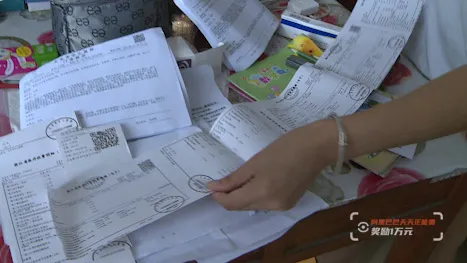 霍邱 ?0.1秒！男子车轮下奋力拽回7岁女童，自己却被撞飞，事后女孩这句话…