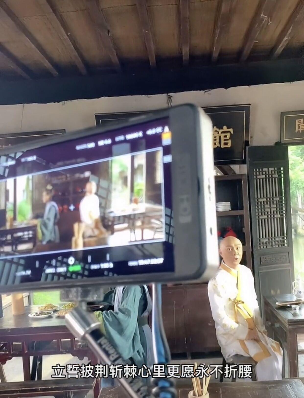 张卫健|56岁张卫健晒视频，皱纹眼袋明显难掩老态，为奥运加油助威心情佳