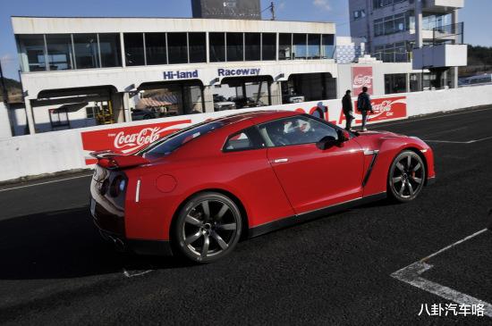 來自秋名山的戰神，號稱日版“邁凱倫”，新款日產GT-R正式發佈。-圖3