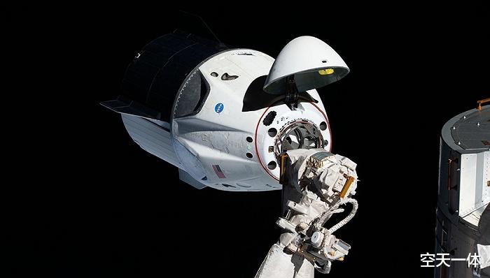ea 美国载人飞船知多少?波音星际线不成器,马斯克龙飞船一枝独秀