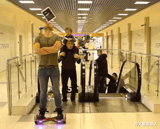 每天都是潮人|?虽然这是个悲伤的故事,但真的很好笑啊!