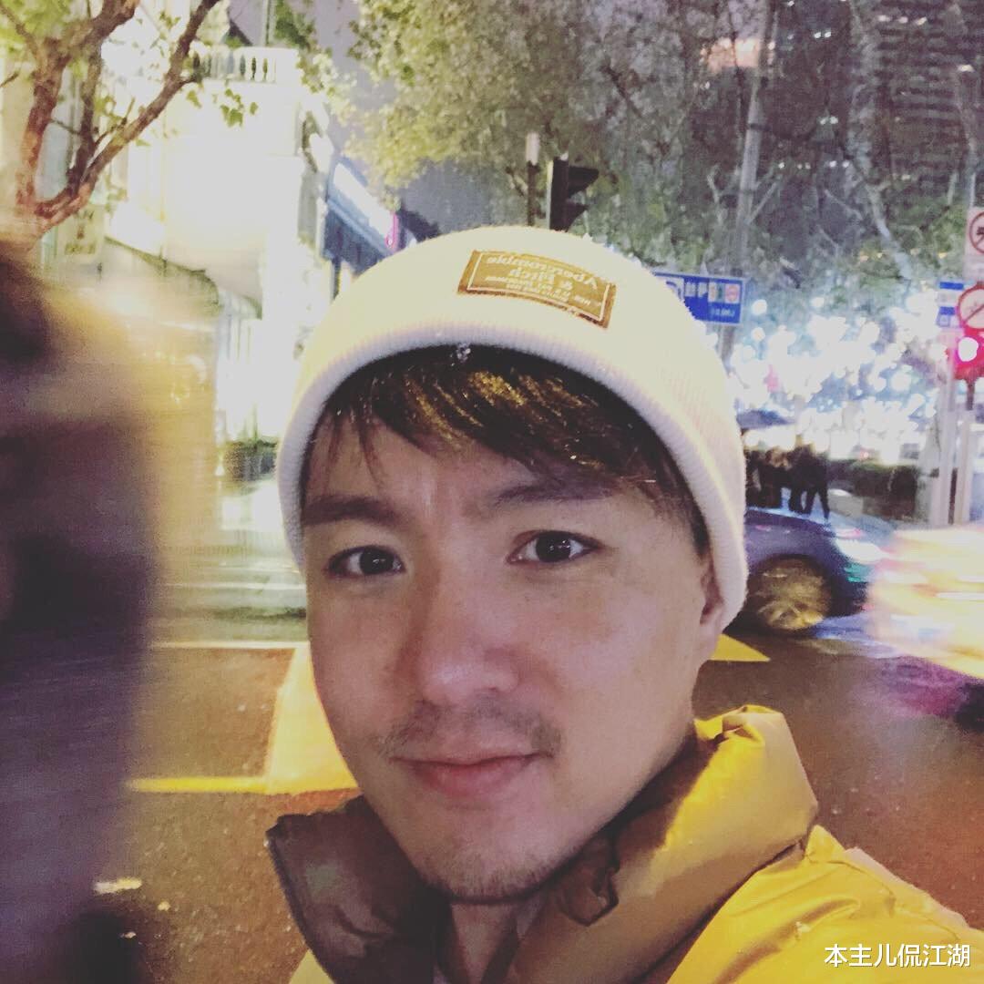 孟智超|8岁成名，14岁秃顶，植发挨300多针不后悔，还记得“三毛”孟启超吗