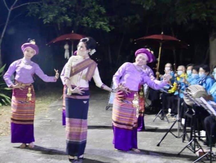 鹿晗|诗妮娜被官方认可，以儿媳身份祭拜老泰王，称呼改为“泰王配偶”