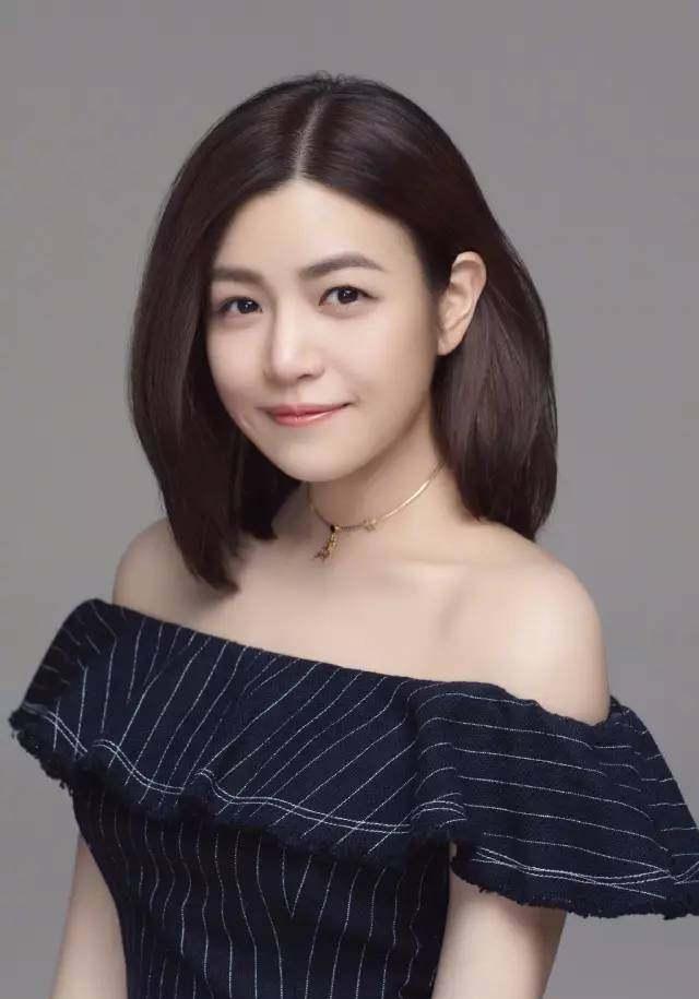 陈妍希|陈妍希和陈晓出门还敢玩“下衣失踪”，大长腿确实养眼