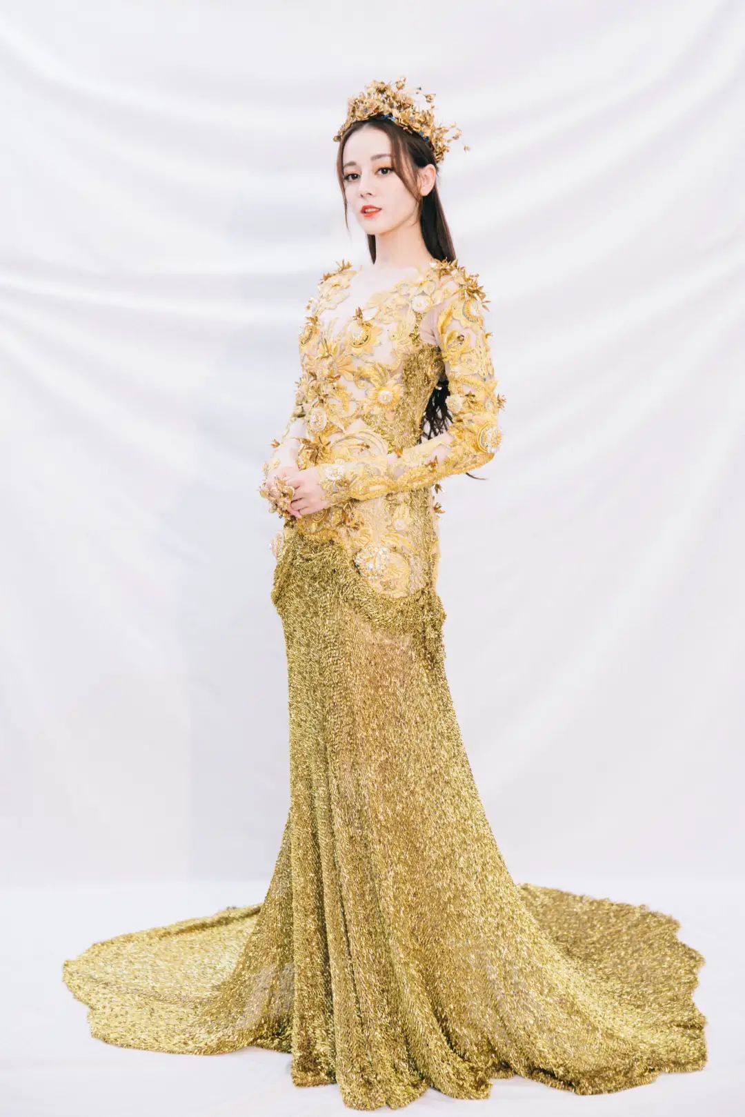 迪丽热巴|迪丽热巴“背后金主”曝光，女明星纷纷抢破头！网友：她一出手必是王炸！