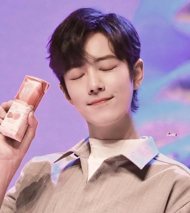 谭松韵|娱乐八卦：肖战、任嘉伦，狼殿下，谭松韵、刘亦菲