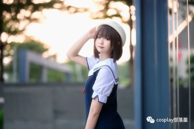 |cos：加藤惠场照，逆光下的长腿